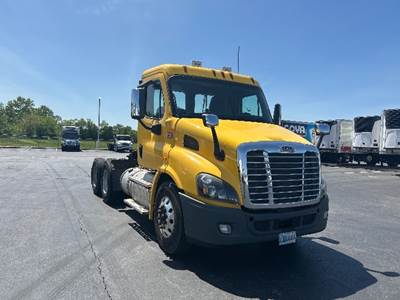 Freightliner Cascadia 113 Day Cab Truck - 450HP, 10 Speed Automatic