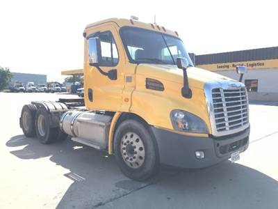 Freightliner Cascadia 113 Day Cab Truck - 450HP, 10 Speed Automatic