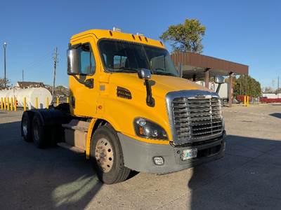 Freightliner Cascadia 113 Day Cab Truck - 450HP, 10 Speed Automatic