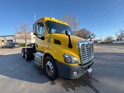 Freightliner Cascadia 113 Day Cab Truck - 450HP, 10 Speed Automatic
