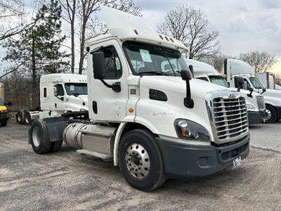 Freightliner Cascadia 113 Single Axle Day Cab Truck - 410HP, 12 Speed Automatic