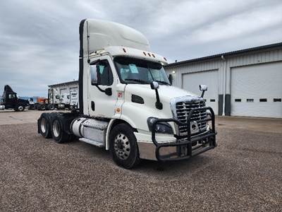 Freightliner X11364ST Day Cab Truck - 410HP, 12 Speed Automatic