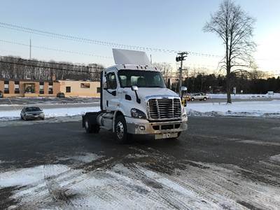 Freightliner Cascadia 113 Single Axle Day Cab Truck - 410HP, 12 Speed Automatic