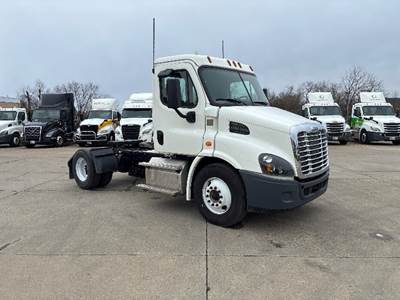 Freightliner Cascadia 113 Single Axle Day Cab Truck - 410HP, 12 Speed Automatic