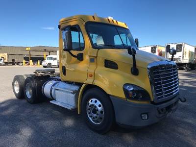 Freightliner Cascadia 113 Day Cab Truck - 450HP, 10 Speed Automatic