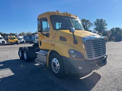 Freightliner Cascadia 113 Day Cab Truck - 450HP, 10 Speed Automatic