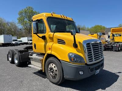Freightliner Cascadia 113 Day Cab Truck - 450HP, 10 Speed Automatic