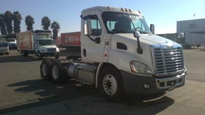 Freightliner Cascadia 113 Day Cab Truck - 450HP, 10 Speed Manual
