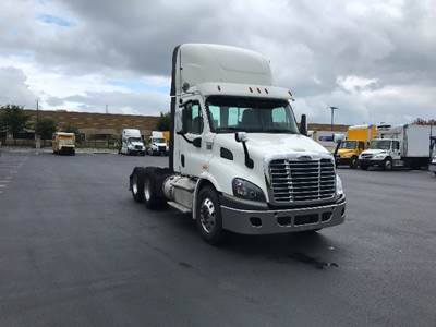 Freightliner Cascadia 113 Day Cab Truck - 410HP, 12 Speed Automatic