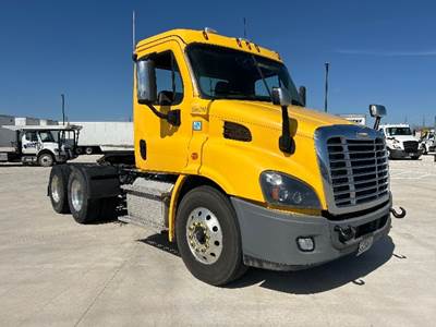 Freightliner Cascadia 113 Day Cab Truck - 450HP, 10 Speed Automatic