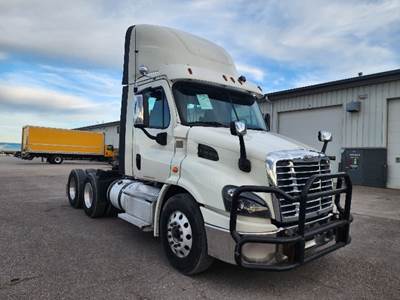 Freightliner X11364ST Day Cab Truck - 410HP, 12 Speed Automatic