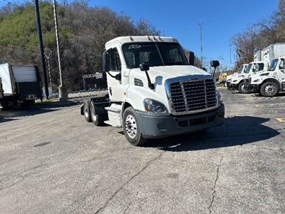 Freightliner X11362ST Single Axle Day Cab Truck - 450HP, 12 Speed Automatic