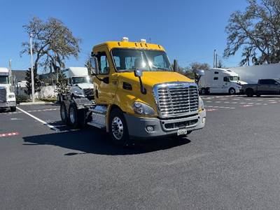Freightliner Cascadia 113 Day Cab Truck - 450HP, 10 Speed Automatic