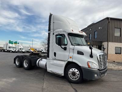 Freightliner X11364ST Day Cab Truck - 450HP, 12 Speed Automatic