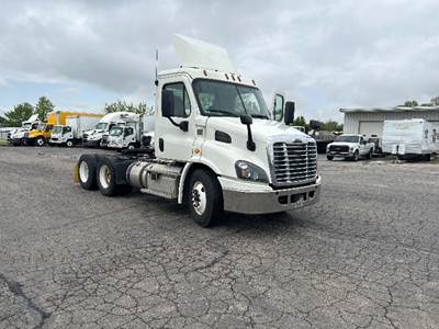 Freightliner Cascadia 113 Day Cab Truck - 410HP, 12 Speed Automatic