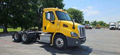 Freightliner Cascadia 113 Day Cab Truck - 450HP, 10 Speed Automatic