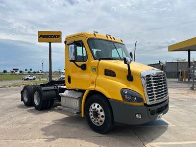 Freightliner Cascadia 113 Day Cab Truck - 450HP, 10 Speed Automatic