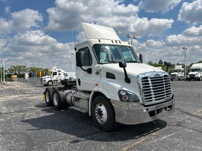 Freightliner Cascadia 113 Day Cab Truck - 410HP, 12 Speed Automatic