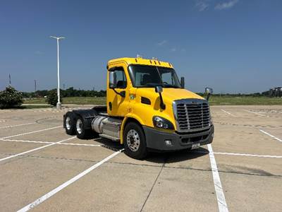 Freightliner Cascadia 113 Day Cab Truck - 450HP, 10 Speed Automatic