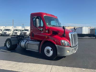 Freightliner Cascadia 113 Single Axle Day Cab Truck - 410HP, 12 Speed Automatic