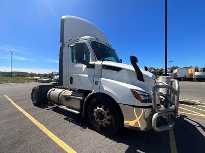 Freightliner Cascadia 116 Single Axle Day Cab Truck - 410HP, 12 Speed Automatic
