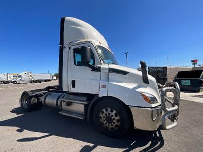 Freightliner Cascadia 116 Day Cab Truck - 435HP, 12 Speed Automatic