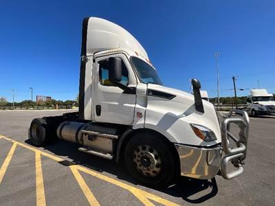 Freightliner Cascadia 116 Day Cab Truck - 435HP, 12 Speed Automatic