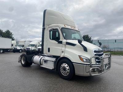 Freightliner Cascadia 116 Single Axle Day Cab Truck - 410HP, 12 Speed Automatic