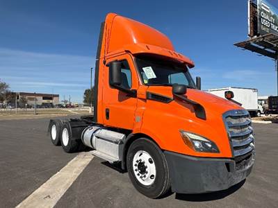 Freightliner Cascadia 116 Day Cab Truck - 450HP, 12 Speed Automatic