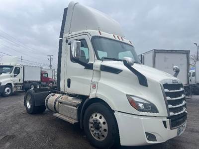 Freightliner Cascadia 116 Single Axle Day Cab Truck - 410HP, 12 Speed Automatic