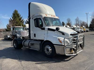 Freightliner Cascadia 116 Single Axle Day Cab Truck - 410HP, 12 Speed Automatic