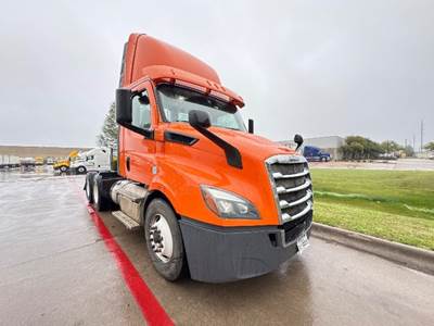 Freightliner T11664ST Day Cab Truck - 450HP, 12 Speed Automatic