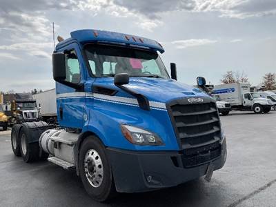 Freightliner Cascadia 116 Day Cab Truck - 450HP, 12 Speed Automatic