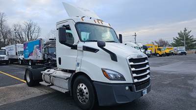 Freightliner Cascadia 116 Single Axle Day Cab Truck - 410HP, 12 Speed Automatic
