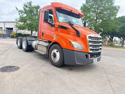 Freightliner T11664ST Day Cab Truck - 450HP, 12 Speed Automatic