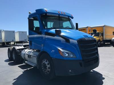Freightliner Cascadia 116 Day Cab Truck - 450HP, 12 Speed Automatic