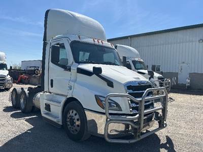 Freightliner Cascadia 116 Day Cab Truck - 450HP, 12 Speed Automatic