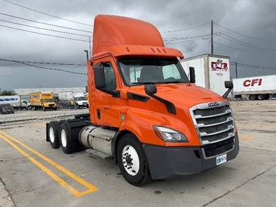 Freightliner Cascadia 116 Day Cab Truck - 450HP, 12 Speed Automatic