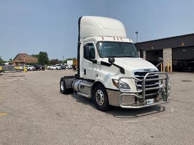 Freightliner Cascadia 116 Single Axle Day Cab Truck - 410HP, 12 Speed Automatic