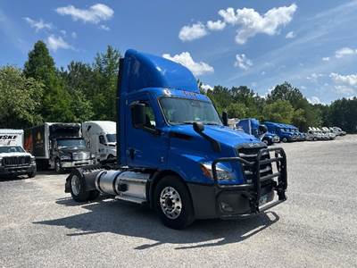 Freightliner Cascadia 116 Single Axle Day Cab Truck - 410HP, 12 Speed Automatic