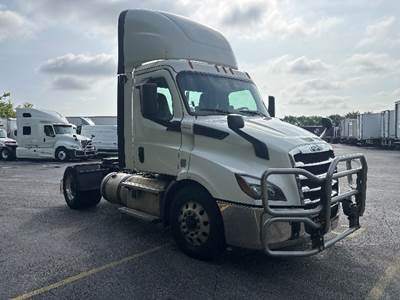 Freightliner Cascadia 116 Single Axle Day Cab Truck - 410HP, 12 Speed Automatic