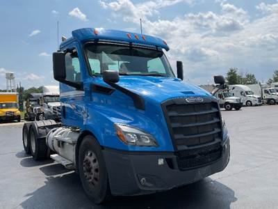 Freightliner Cascadia 116 Day Cab Truck - 450HP, 12 Speed Automatic