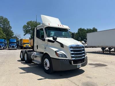 Freightliner Cascadia 116 Day Cab Truck - 410HP, 12 Speed Automatic