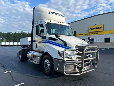 Freightliner Cascadia 116 Single Axle Day Cab Truck - 410HP, 12 Speed Automatic
