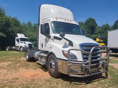 Freightliner Cascadia 116 Single Axle Day Cab Truck - 410HP, 12 Speed Automatic