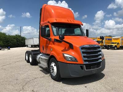 Freightliner Cascadia 116 Day Cab Truck - 450HP, 12 Speed Automatic