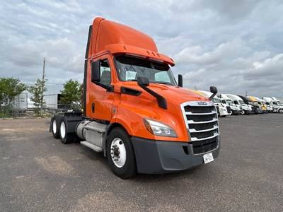 Freightliner Cascadia 116 Day Cab Truck - 450HP, 12 Speed Automatic