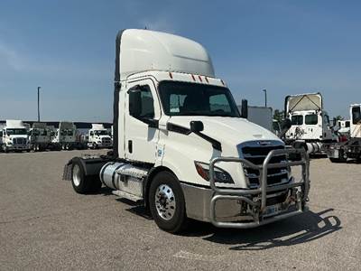Freightliner Cascadia 116 Single Axle Day Cab Truck - 410HP, 12 Speed Automatic