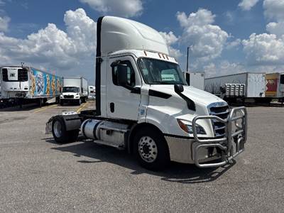 Freightliner Cascadia 116 Single Axle Day Cab Truck - 410HP, 12 Speed Automatic
