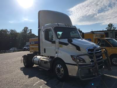 Freightliner Cascadia 116 Single Axle Day Cab Truck - 410HP, 12 Speed Automatic